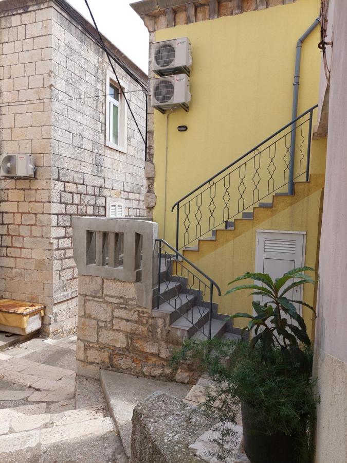Apartmani Antonia Račišće المظهر الخارجي الصورة