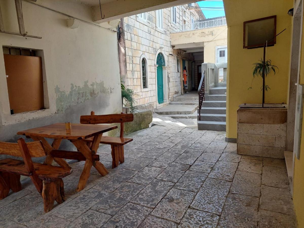Apartmani Antonia Račišće المظهر الخارجي الصورة