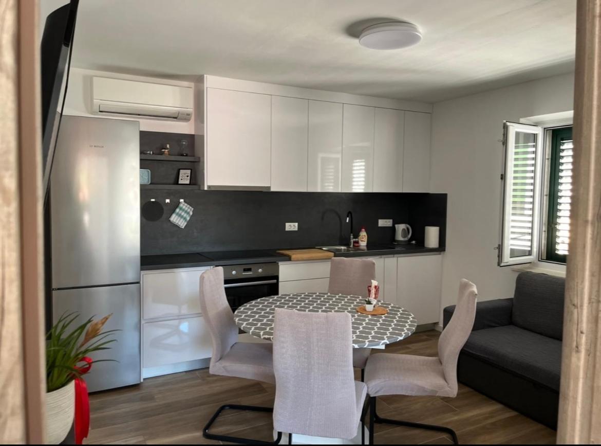 Apartmani Antonia Račišće المظهر الخارجي الصورة